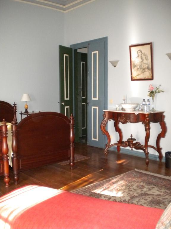 לינה וארוחת בוקר טורס נובאס Casa Dos Vargos מראה חיצוני תמונה